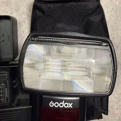 Godox V860II-C   予備バッテリー付きの画像