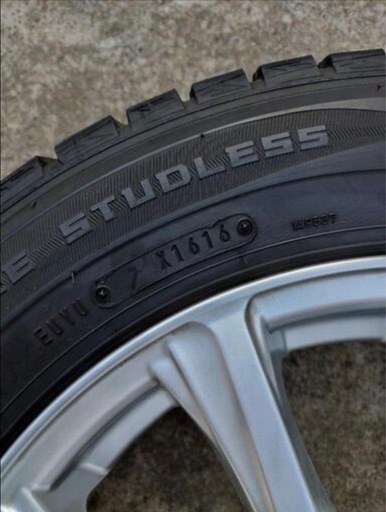 タイヤ　スタッドレス　　フィット