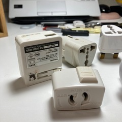 旅行グッズ📦海外旅行用 変換プラグまとめ売り（EU/UK/US等）＋充電アダプタ|整理出品の画像