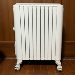 美品！　デロンギ　オイルヒーターの画像