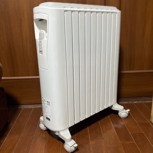 美品！　デロンギ　オイルヒーター