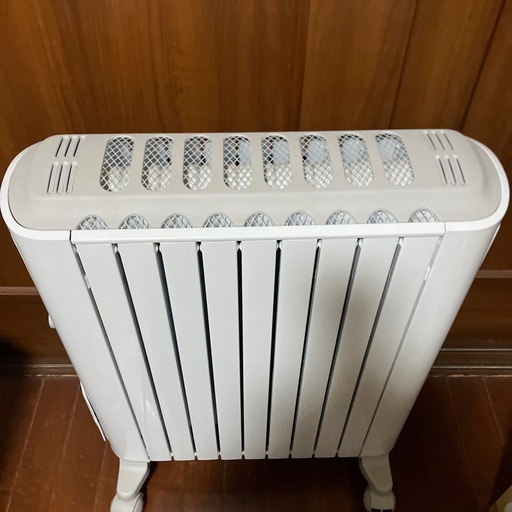 美品！　デロンギ　オイルヒーター