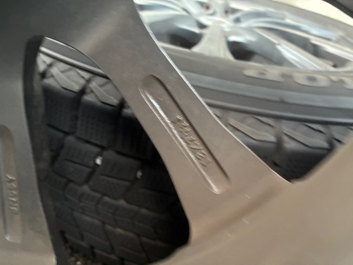 235/65-18 バリ山 スタッドレス ダンロップ  21年製SUVなどに