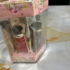 L'Occitane ハンドクリーム 6本セット ギフトの画像