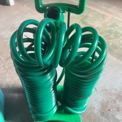 首振りガーデンコイルホース スタンド付き 12mの画像