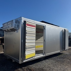 仕上げ済み！程度良。断熱材入り！バイクガレージ！横扉付き！倉庫物置用 4トン保冷コンテナの画像