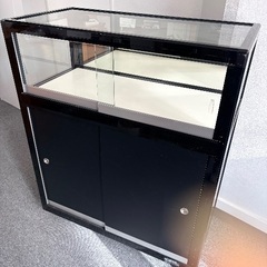 ガラスショーケース　黒　キャスター付き