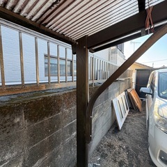 車庫の屋根。購入者ご自身で取り外しお願いします。の画像