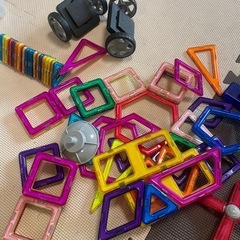 マグフォーマー　磁石ブロックと車輪付きの画像
