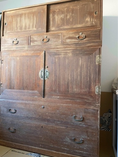 古い木製チェスト　桐箪笥　昭和レトロ　古家具　古民家　時代家具　送料込み！ 箪笥 引き出し 和風 昭和 レトロ 古風 桐 タンス たんす 完成品 桐箪笥