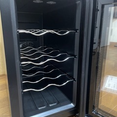 アイリスオーヤマ　8本用ワインセラーの画像