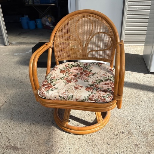 籐 回転イス (リサイクル倉庫) 宮崎空港の椅子《チェア》の中古