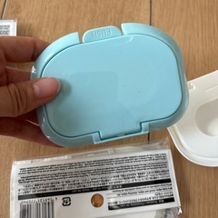 ダイソー　DAISO ワンプッシュ　ウェットティッシュのフタ　おしり拭きの画像