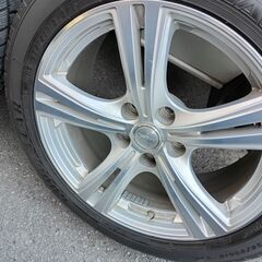 AGH30Wのスタットレスタイヤの画像