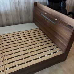 ベッドフレームセミダブル
の画像