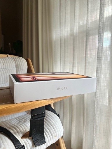 【新品未開封】iPad Air 第7世代 (M3) 128GB スターライト 11インチ / 手渡し