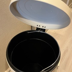 （お譲り先決定）ニトリ　ペダルペールソフトクローズ12Lの画像