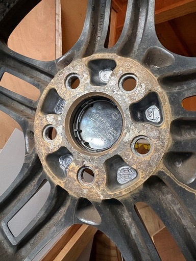 TOYO スタッドレスタイヤ　215/45R17ホイール付  溝あり