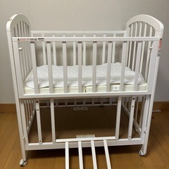 美品カトージ ミニベビーベッド の画像