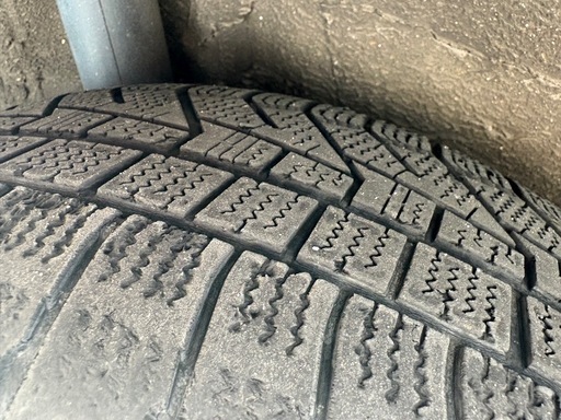 タイヤ　　スタッドレス　195/65r15