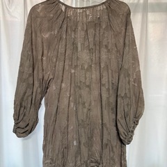 ［004］トップスの画像