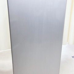 (送料無料) 2021年 美品 冷蔵庫 ワンドア 静音化設計 高さ調整棚 クリアトレイ 75L AQUA ①の画像