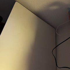 机と椅子の画像