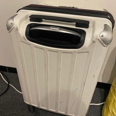 スーツケース　破損なしの画像