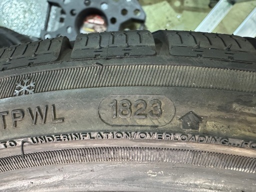 スタッドレス 235/35R19 ダバンティ2本セット