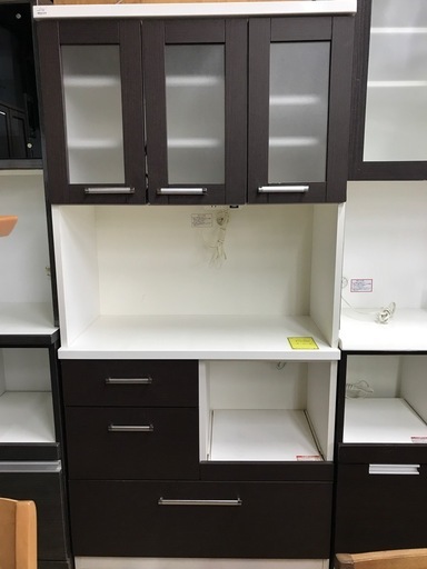 ジャングルジャングル貝塚店　食器棚　ブラウン　ダークブラウン　茶色　3枚扉　引き出し　コンセント　磨りガラス　中古　貝塚市　二色浜