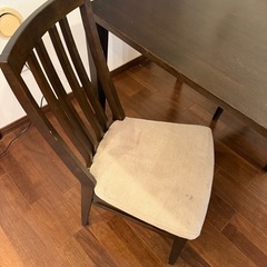 ダイニングテーブル　イス2脚の画像
