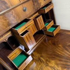 アンティーク家具の画像