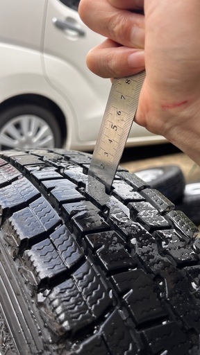 お話し中 12インチ　 軽トラ、軽ワゴン　スタッドレス 145/80 R12　ホイール付き美品