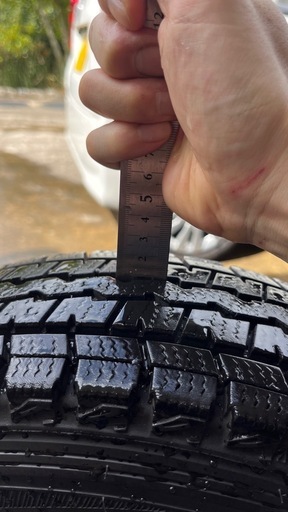 お話し中 12インチ　 軽トラ、軽ワゴン　スタッドレス 145/80 R12　ホイール付き美品