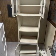 食器棚の画像