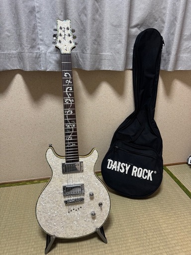 エレキギター ダブルカッタウェイ