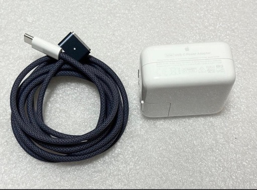 極美品　バッテリー容量100%　MacBook Air M2 8GB 256GB