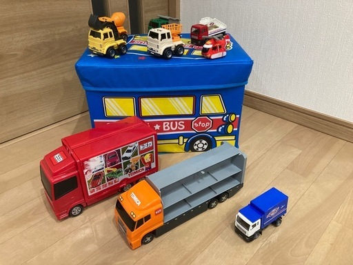 ③トミカセット スクールバス収納付き