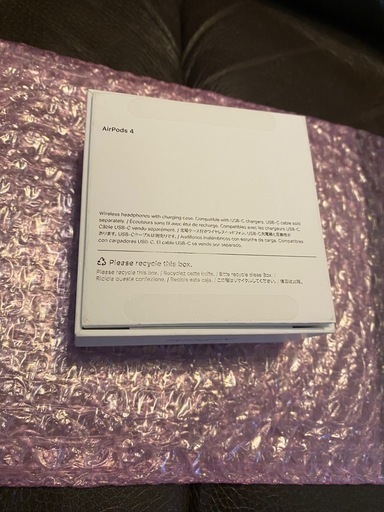 【相談中】【極めて美品】【1ヶ月半前購入】AirPods4➕ iFacecase付