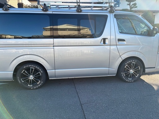 ハイエース用タイヤ、ホイルセット　215/60/17