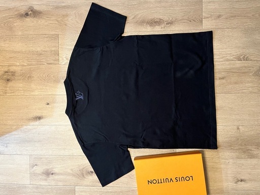 ルイヴィトン現行モデルＴシャツLサイズ