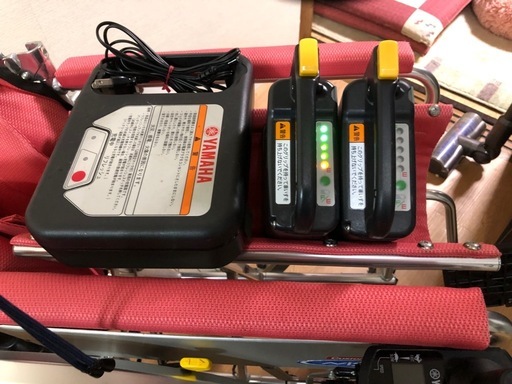 日進　NISSIN 製　電動車椅子 ヤマハ　JWユニット　バッテリー2個付・充電器付 ヤマハ - 値下げ 電動車椅子 日進 ヤマハJWユニット バッテリー2個
