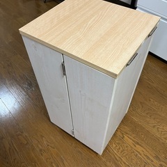 ドレッサー ワゴン キャスター付の画像