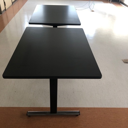 中古オフィステーブル２台