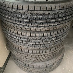 軽バンスタッドレスタイヤ、ホイル4本大幅に値下げの画像