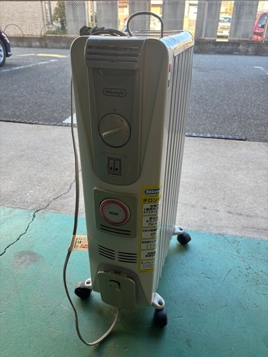 Delonghi デロンギ 081321TEC 8枚フィン オイルヒーター 1300W 3～9畳