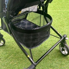 ピジョン　Lacria(ラクリア) 軽量4.9kg　1ヶ月〜両対面式ベビーカーの画像