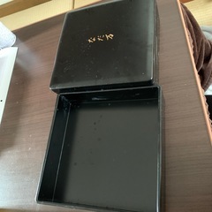 なだ万のおせちの空箱の画像