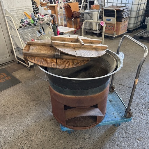ドラム缶製　かまど　蓋付き　大鍋　鉄鍋