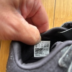 キッズスニーカーadidas19サイズ
の画像